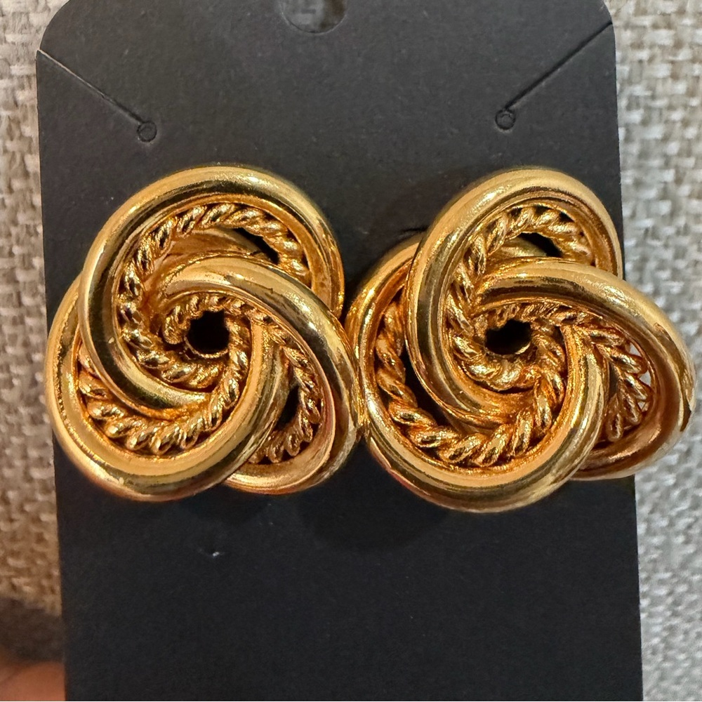 Vintage Gold Tone Knot Earrings